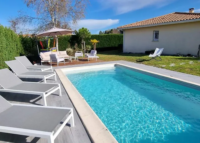 Ares, Villa Mapouchet, Piscine