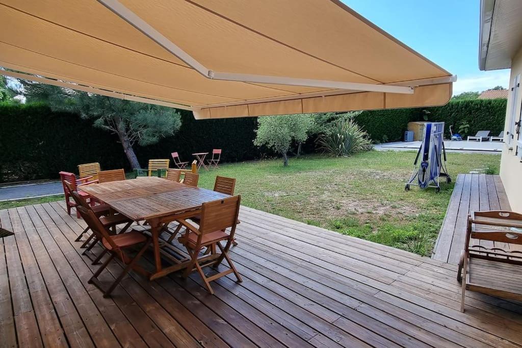 Ares, Mapouchet, Piscine *